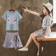 Load image into Gallery viewer, Vest + Floral Pants 2PCS Costumes
