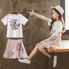Load image into Gallery viewer, Vest + Floral Pants 2PCS Costumes
